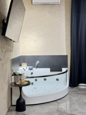 Falco Boutique Home with Jacuzzi